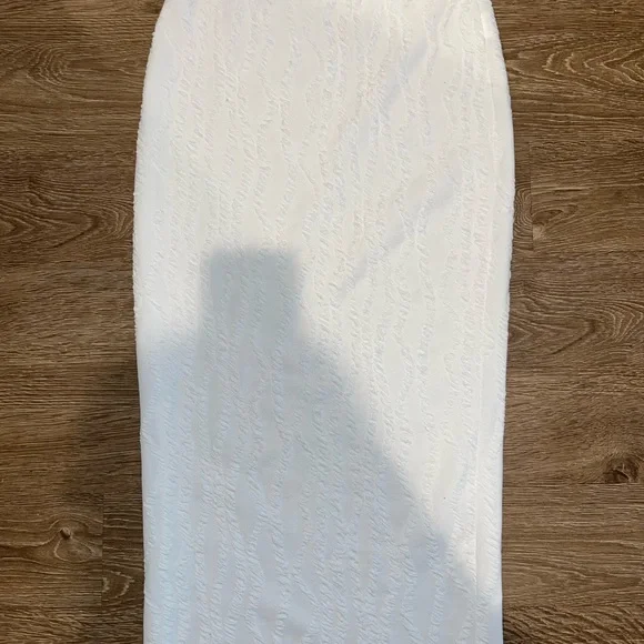 ❌ sold 💛bundle for $9- White two set - Picture 3 of 4